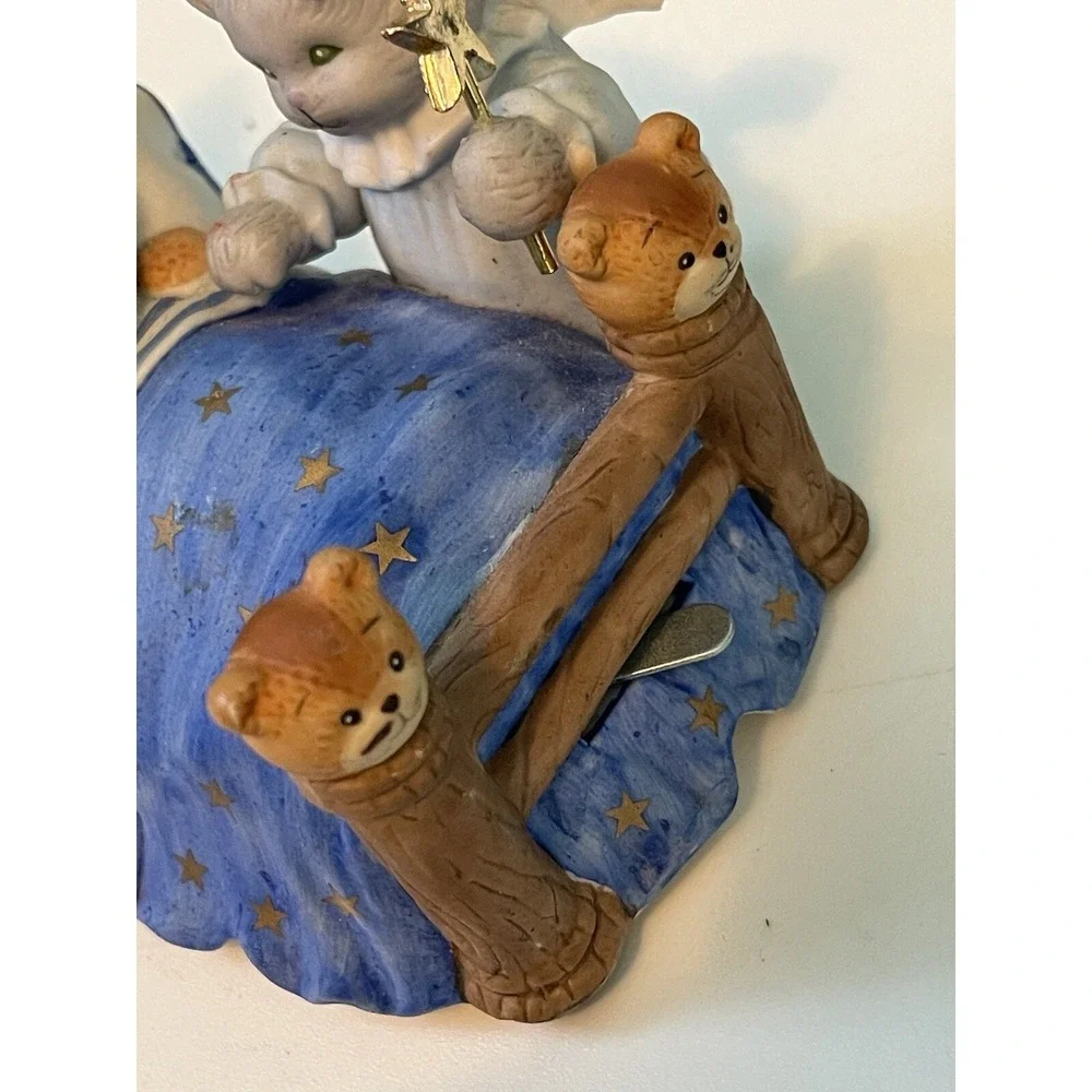 Lucy‎ Rigg Enesco 1989 Sankyo Music Box Bear in Bed